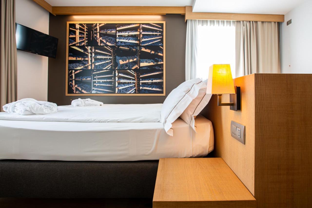 Wine Hotel Retici Balzi Poggiridenti ภายนอก รูปภาพ