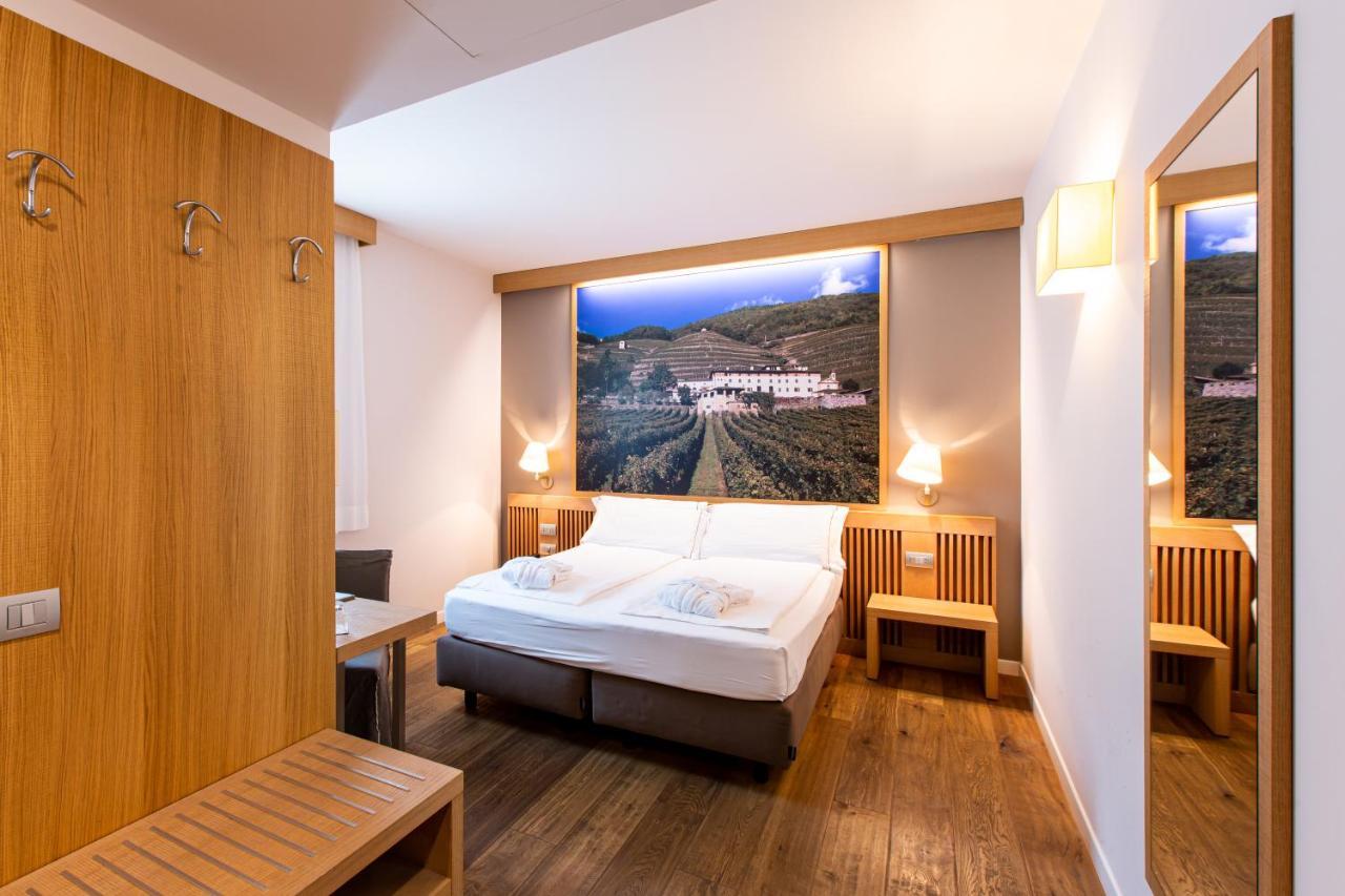 Wine Hotel Retici Balzi Poggiridenti ภายนอก รูปภาพ
