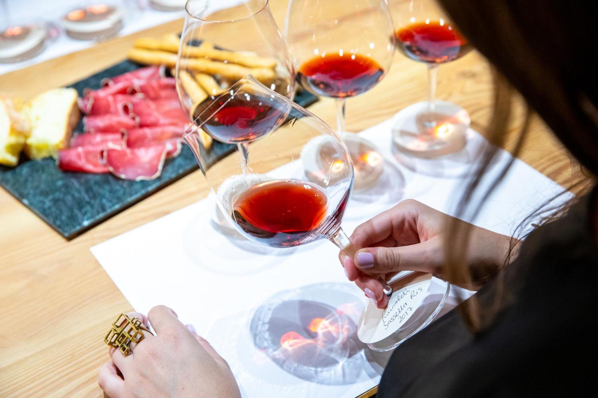 Wine Hotel Retici Balzi Poggiridenti ภายนอก รูปภาพ