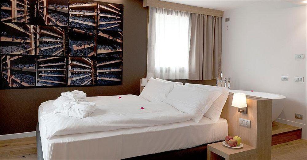Wine Hotel Retici Balzi Poggiridenti ภายนอก รูปภาพ