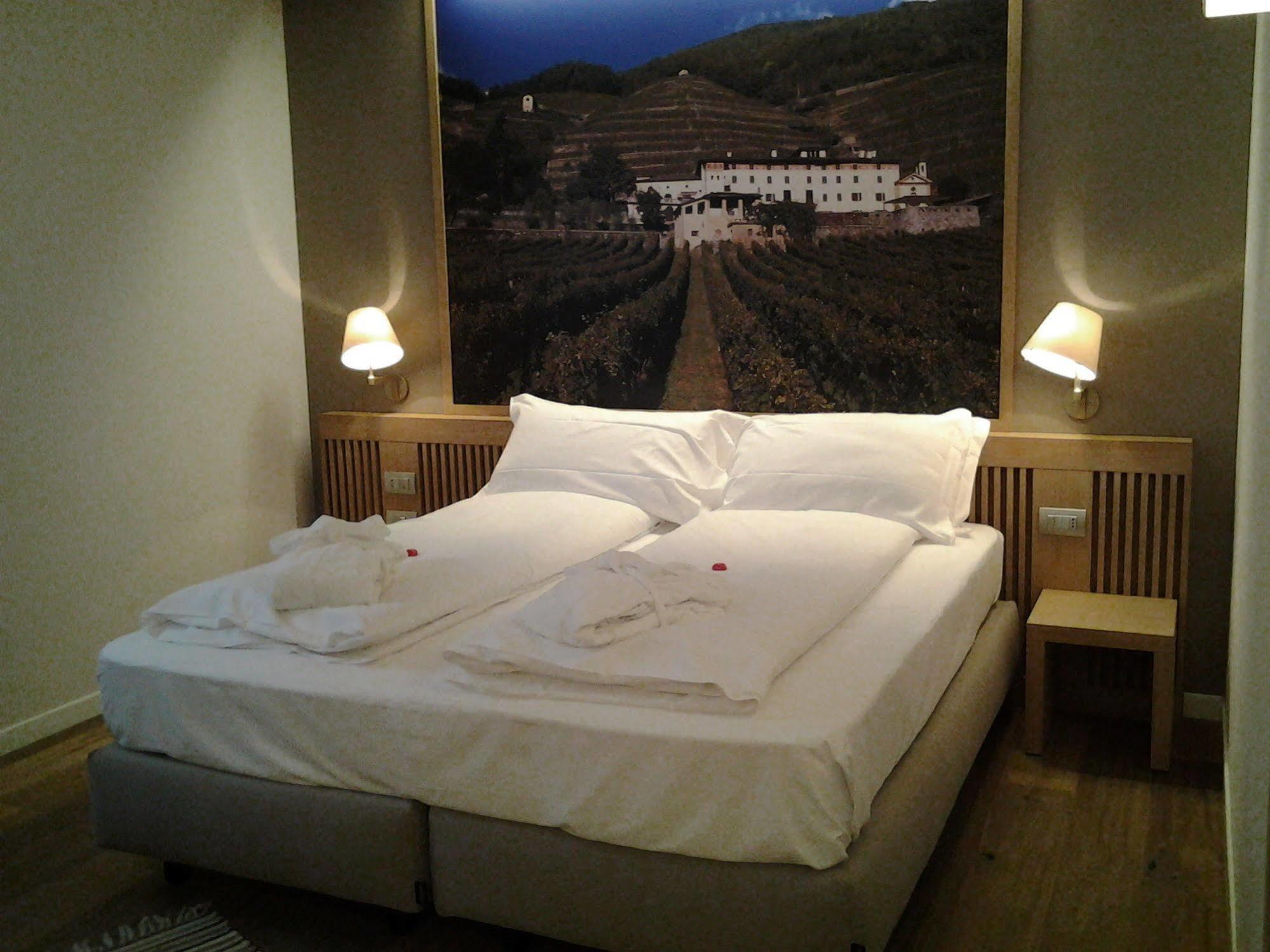 Wine Hotel Retici Balzi Poggiridenti ภายนอก รูปภาพ